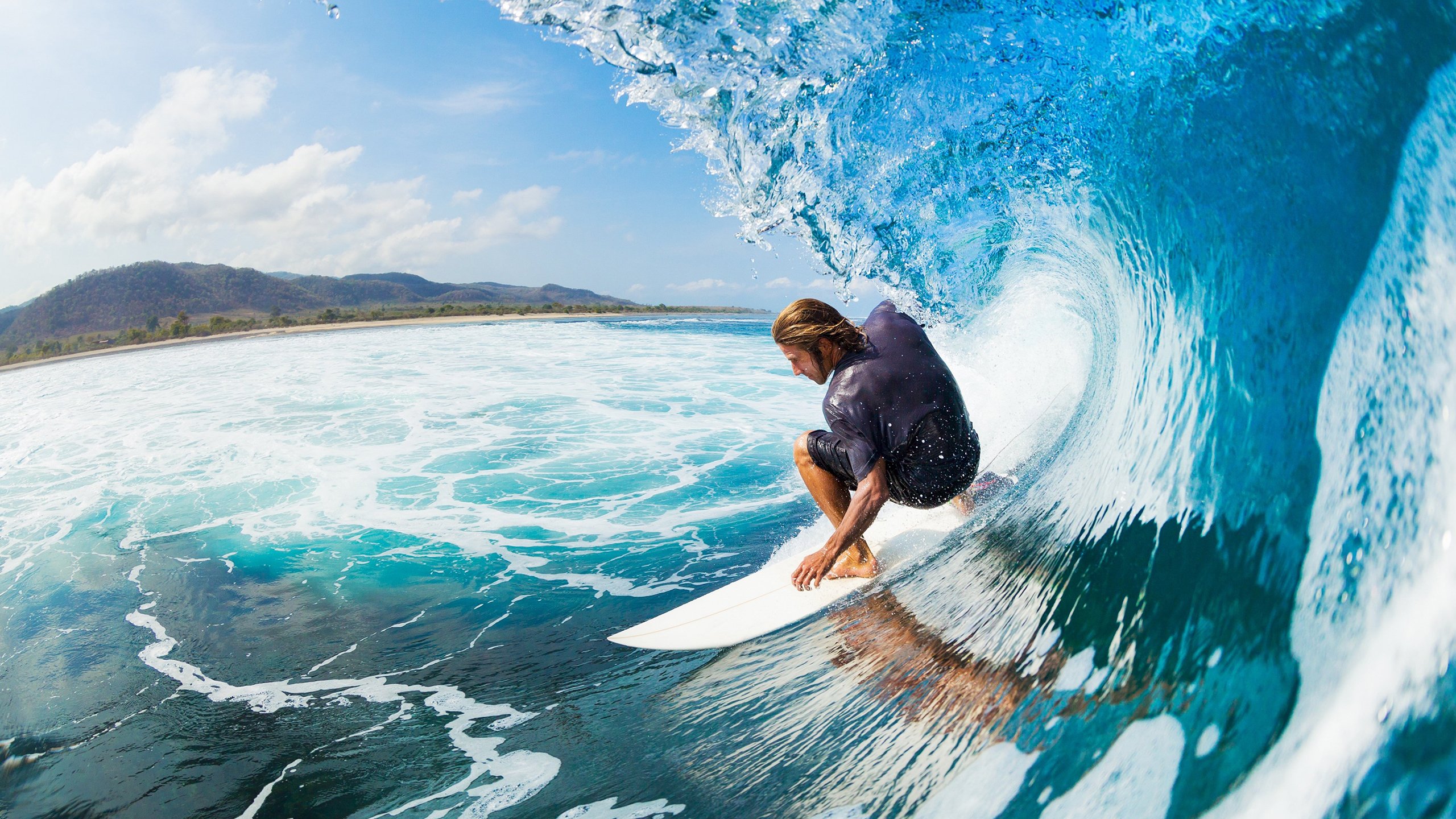 开云体育下载官网-英超终场哨声：逆转奇迹震撼全场，英超名哨